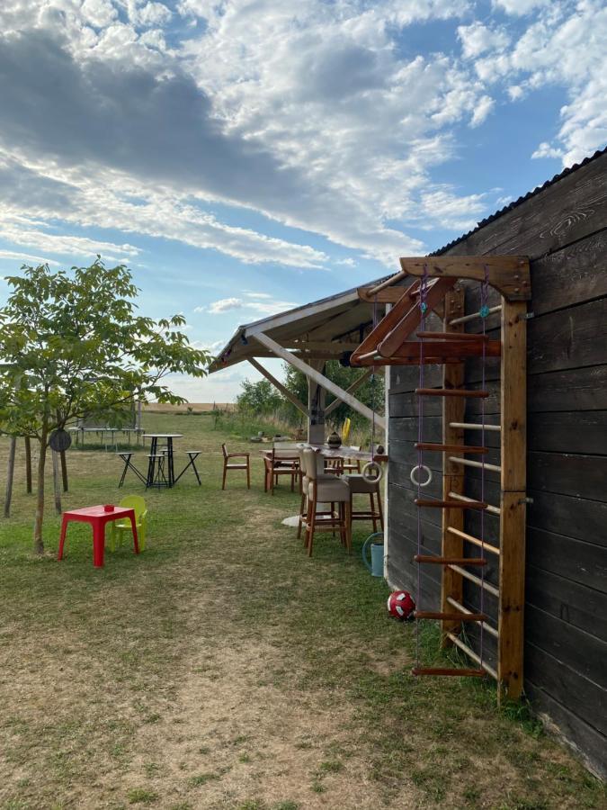 Complexe Familial Villa Charmes  Exterior photo